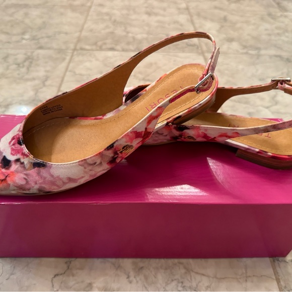 Tesori Floral Slingbacks - Picture 4 of 7